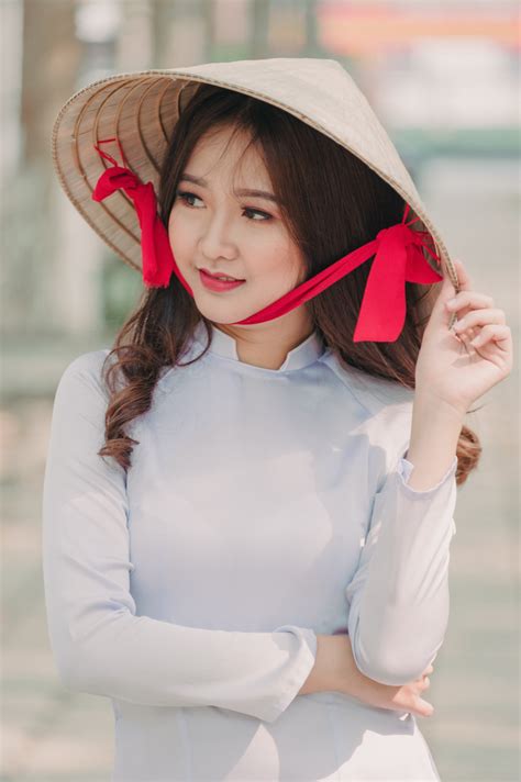무료 이미지 화이트 얼굴 의류 담홍색 피부 아름다움 말뿐인 우산 미소 패션 액세서리 일본 우상 머리 장식