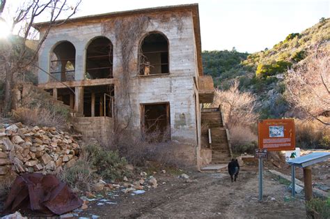 The Abandoned Mansion Near Kingman Arizona Is Intriguing