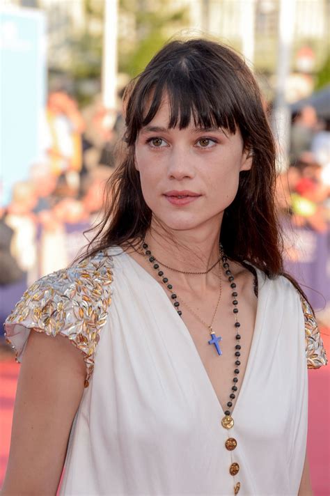 astrid berges frisbey nude leaked photos and videos