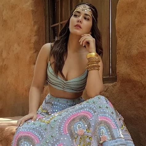 raashi khanna looks very hot and sexy in her latest photo shoot
