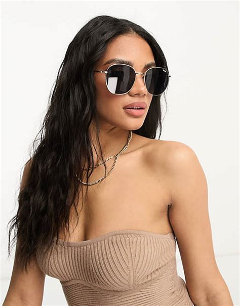 Quay X Love Island Australia Jezabell Round Sunglasses In Gold Smoke Asos