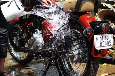 wash  motorcycle maintenance cleaning tips