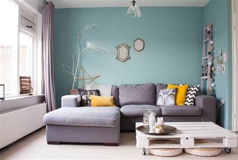 living rooms  boast  teal color