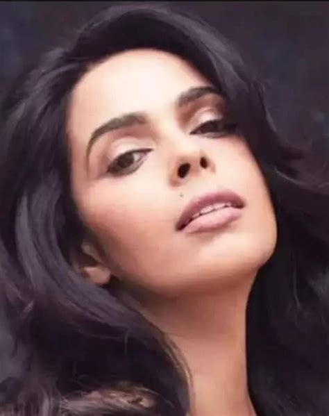 Mallika Sherawat Birthday Hottest Pictures Of The Welcome Star