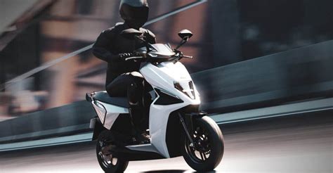 simple energy  electric scooter unveiled  india
