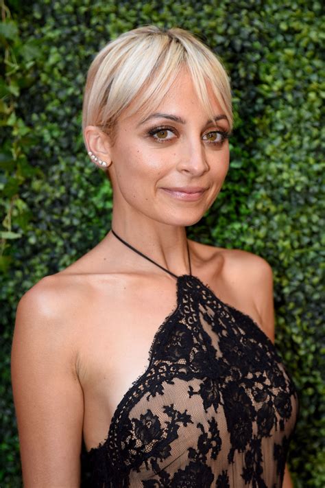 Nicole Richie Is Officially A Blond Again Dyes Pink Hair