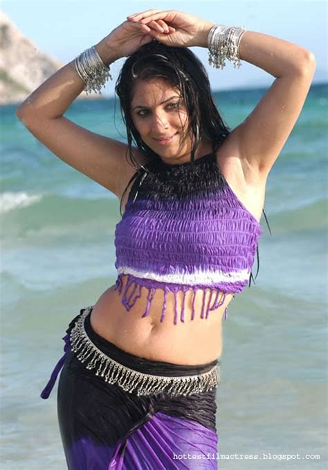 Hot Indian Actress Gowri Munjal