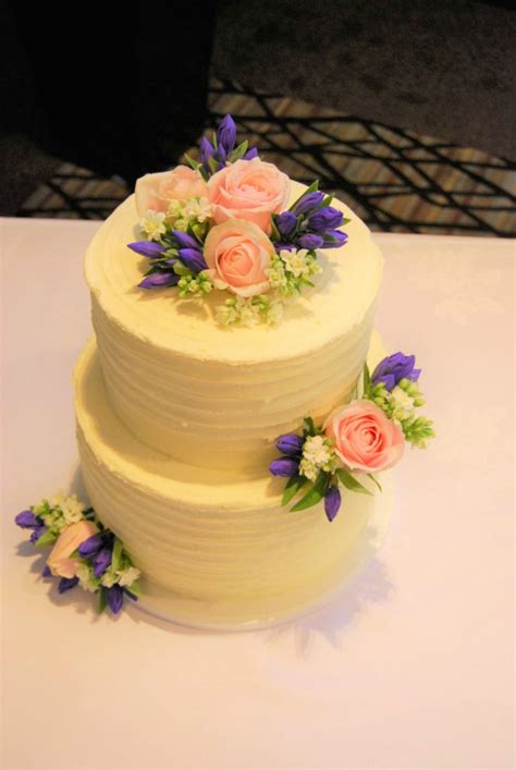 Fresh Flowers Wedding Cake 450 • Temptation Cakes