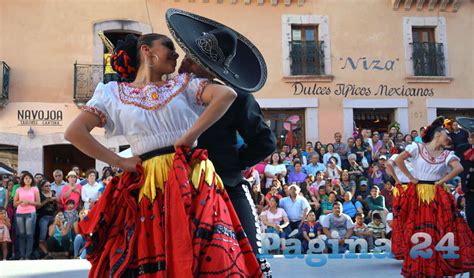 Se Lucen Bailarines De Panamá Y Zacatecas En Plazuela