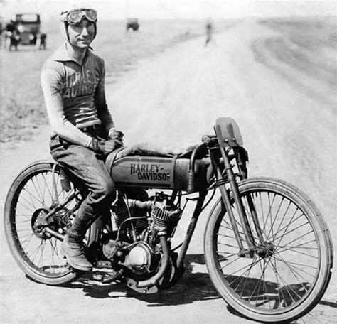 15 Vintage Photos Of Motorcycle Riders Posing In Their