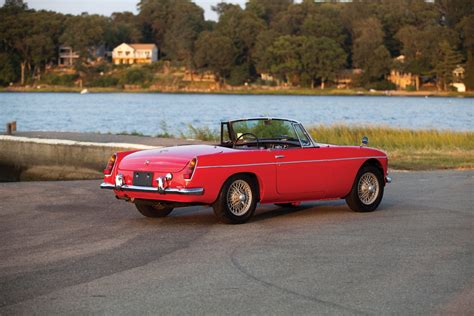 official buying guide mgb roadster  quintessential british roadster
