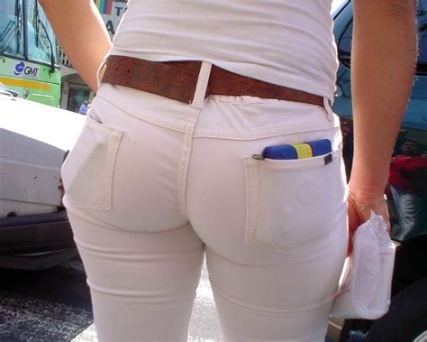 Bubble Butt Candid In White Pants Divine Butts Milf