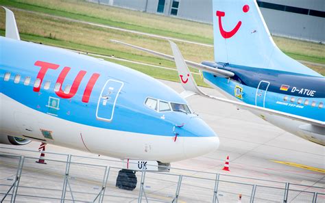 tui raises   boeing  deal  aviation sector woes