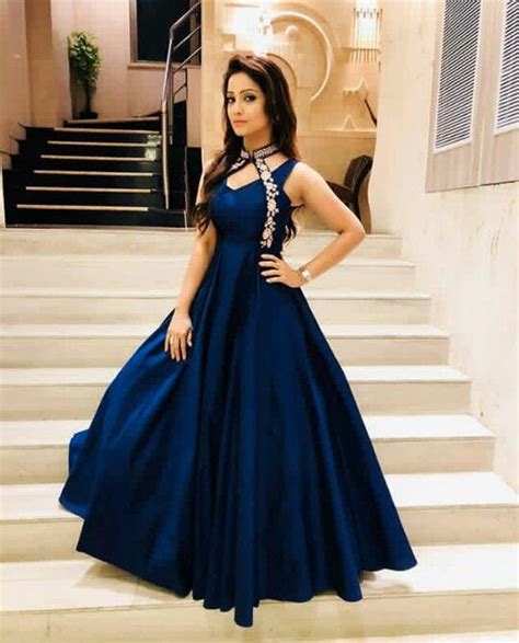 Pin By ραℓℓανι вhσуαя On Adaa Khan Gowns Indian Gowns