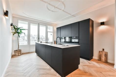 zwarte keuken met visgraat vloer ikea  kitchen modern kitchen doors plywood kitchen ikea
