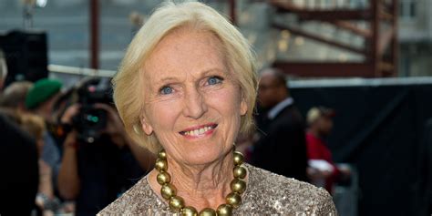 mary berry  banning mobile phones   dinner table
