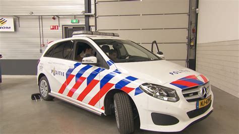 politie auto file vw politie auto bij ongeluk van heuven goedhartlaan jpg wikimedia commons