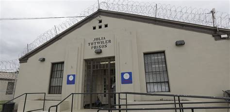 women universally fear for safety at alabama prison feds say abc news