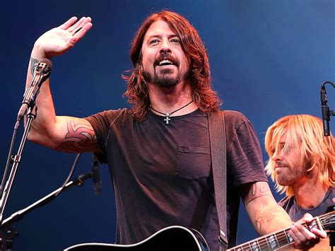 Foo Fighters Dave Grohl Breaks Leg During Concert
