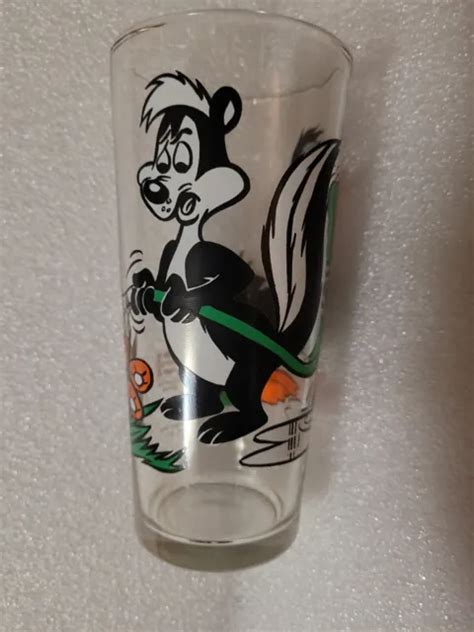 Vintage 1976 Pepsi Warner Bros Collector Series Glass Daffy Duck And Pepe