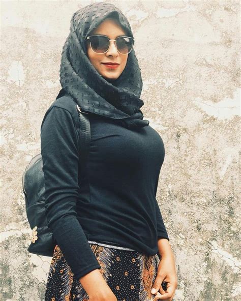 Pretty Muslimah Gaya Hijab Model Pakaian Wanita