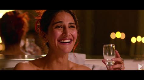 Befikre Official Trailer Aditya Chopra Ranveer Singh Vaani Kapoor Copy