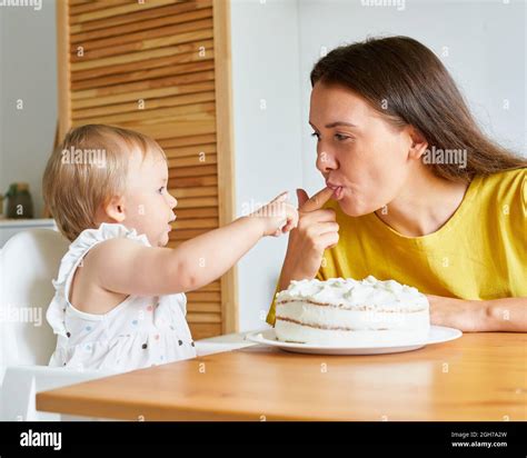 Girls Licking Mom – Telegraph