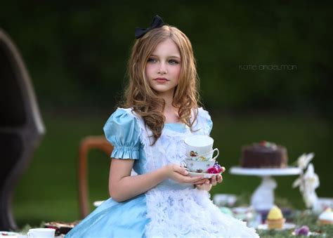 Pin By Stacy L On Once Upon A Fairy Tale Girl Alice In Wonderland