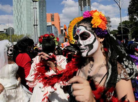Mexico’s Breathtaking Day Of The Dead Festival One News Box