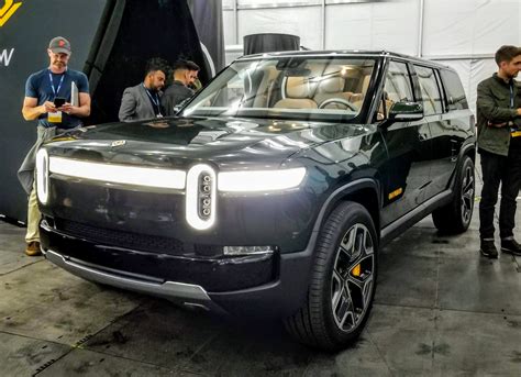 rivian rs  ultimate electric sport utility vehicle