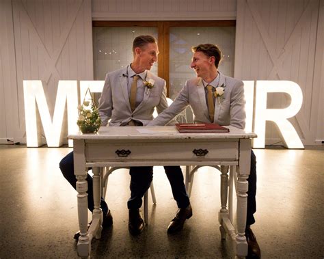 australia couples marry moments after midnight see the sweet photos