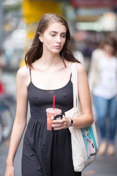 you can see some sexy women while walking the city streets 45 pics