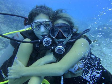 Pin By F Davey On Scuba Women Scuba Diver Girls Scuba Diving Diving