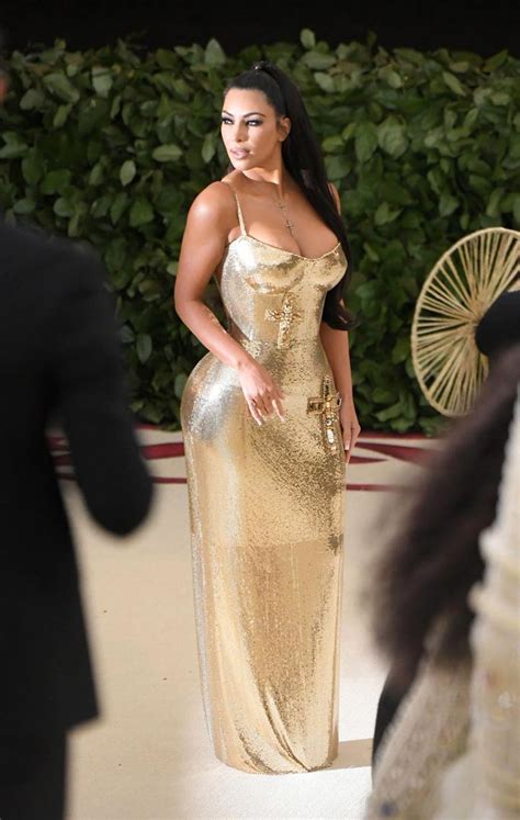 Kim Kardashian Showed Her Cleavage At Met Gala 2018 Scandal Planet