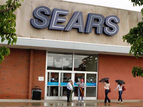 sears kmart list  stores closing  holidays business insider