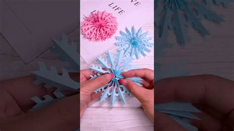 How To Make Paper Snowflakes Tutorial Diy Paper Snowflakes