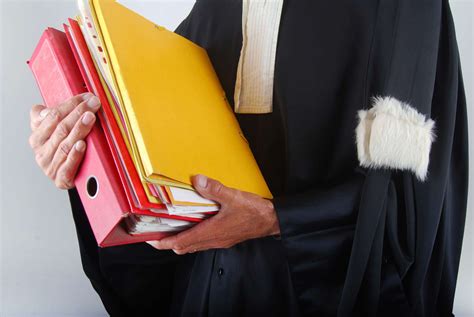 devenir avocat formations debouches salaire