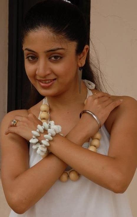 poonam kaur hot picture gallery bollywood tamil actress