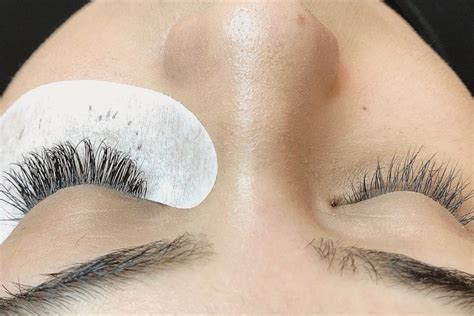 discover arlingtons   eyelash service spots