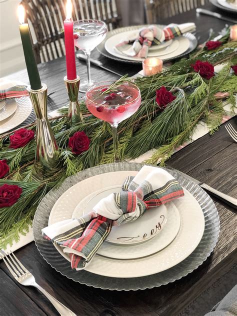 simple holiday tablescape