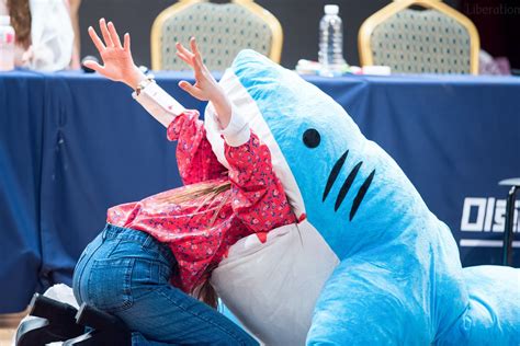 come look at oh my girl s seunghee get eaten by a shark