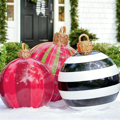 cheap  easy outdoor giant christmas ornaments   freakin cute