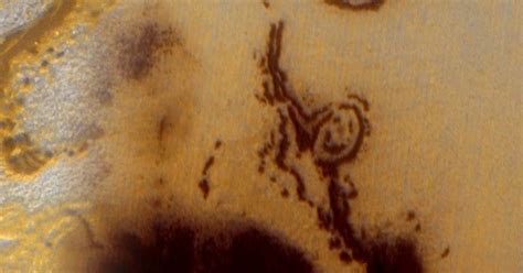 Amateur Astronomer Spotted Smiley Face On Mars Ufo News Aliens