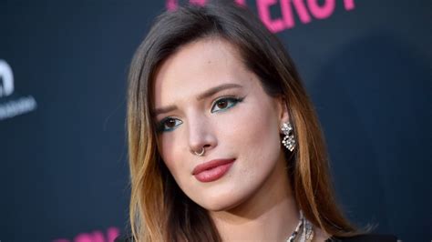 Bella Thorne Taught Herself To Read And Count Using Scripts Cash