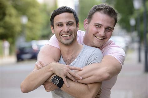 tips for managing wills during estate planning for lgbt couples