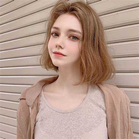 Chloe Was Born In 1998 김애란 Chuu Chloe Instagram Profile 🐿 Beauty