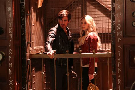 Once Upon A Time S Captain Hook Is Adorably Preppy In