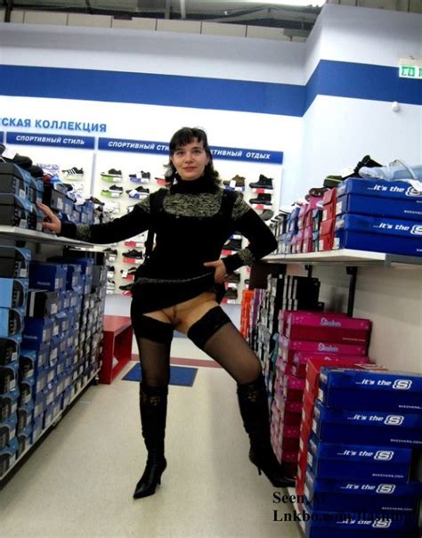 milf flashing pussy in shoe store flashing in stores
