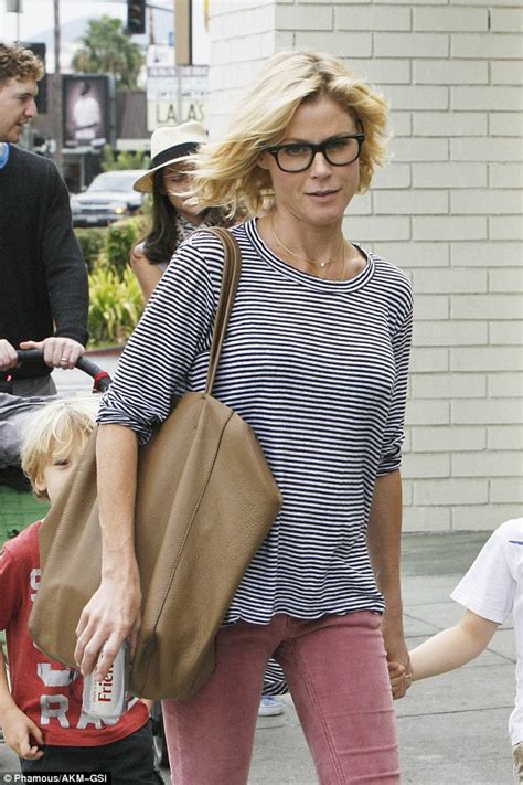 make up free julie bowen shows off her slim pins in skinny