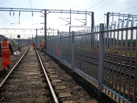 railway fencing railway security fencing